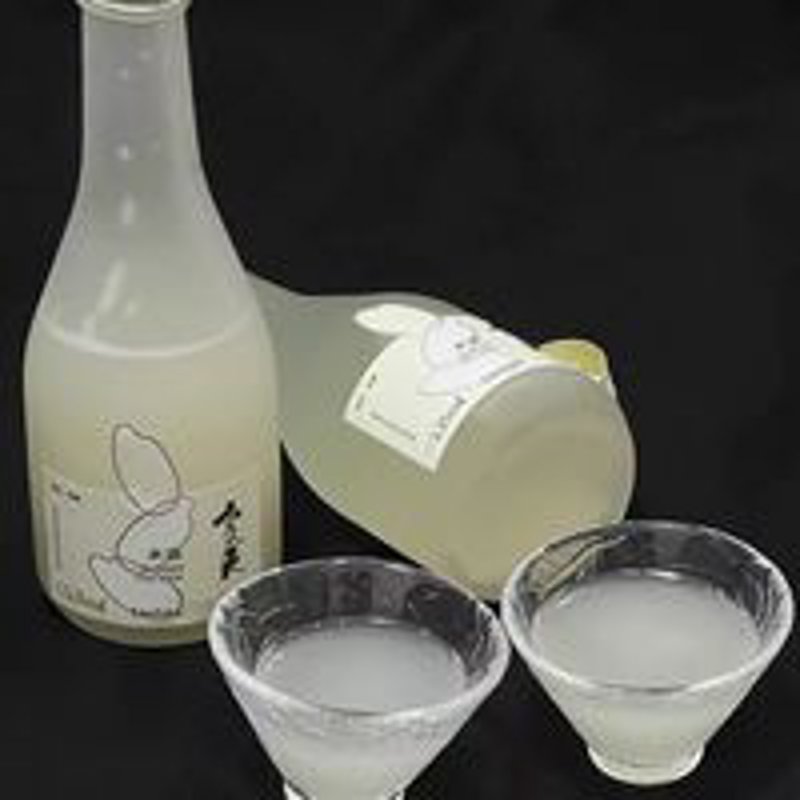 近年来,中国白酒市场风起云涌,众多品牌在激烈的竞争中争奇斗艳。作为京城老字号之一的京华金酒,在东北地区更是有着广泛的影响力。今天我们就来聊聊沈阳京华堂销售的京华酒系列的价格情况。